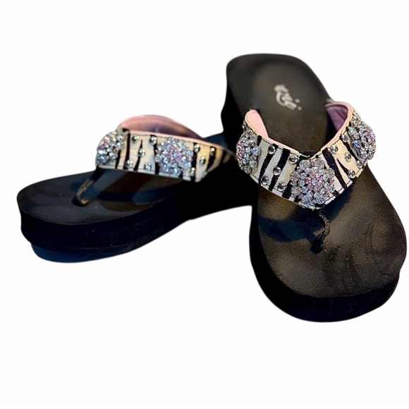 Grazie Shoes - Grazie Leather Animal Print/ Pink/ white Rhinestone details Sandals size 8.5